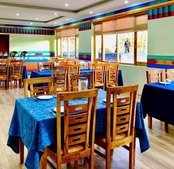 Отель Niran Boutique