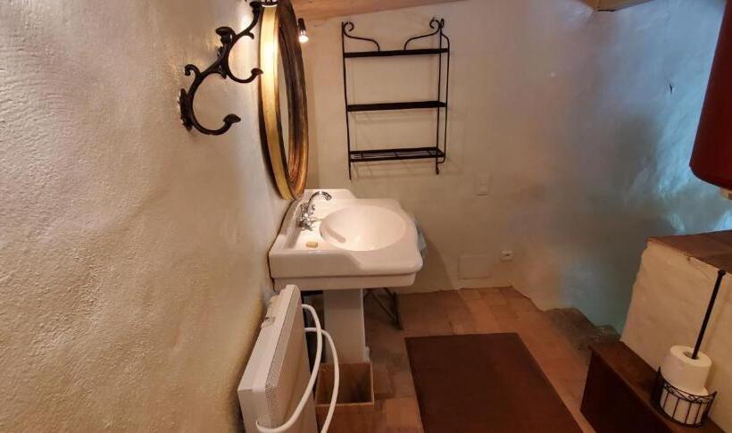 ペンション Les Boissèdes, Maison De Caractère Au Cœur Des Vans