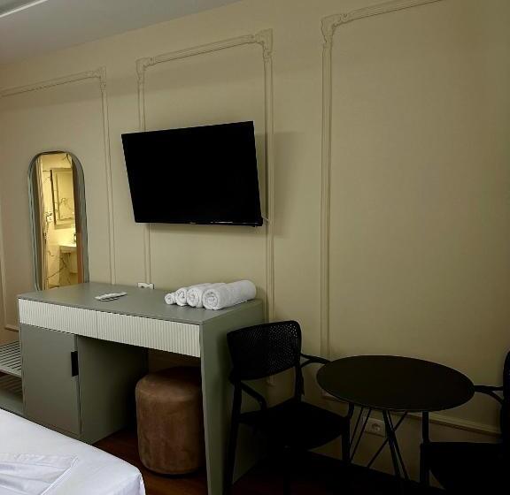 Sky View Hotel & Restaurant