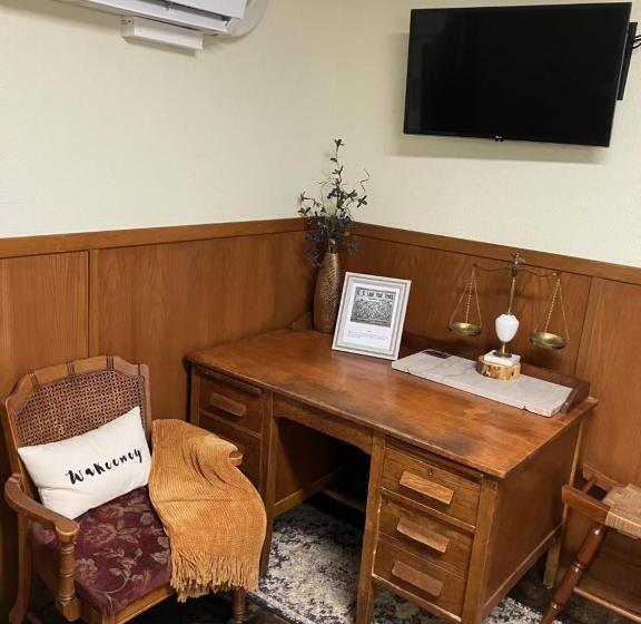 הוסטל Prairie Rose Inn