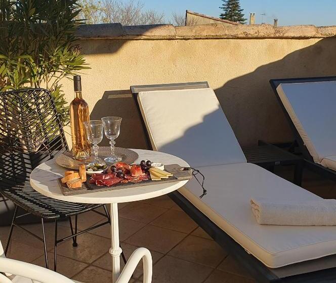 צימר Le Mas Des Aires   Chambres D Hôtes   Blauzac  Uzès   Pont Du Gard