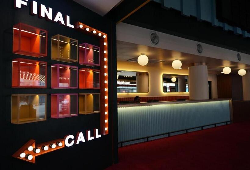 هتل Nw 4896 Theater