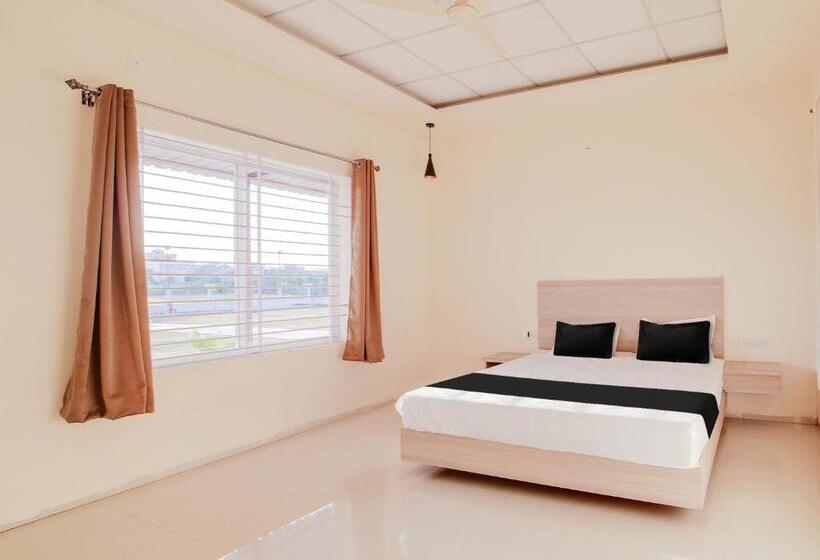 호텔 Oyo Saubhagya Shri Resort