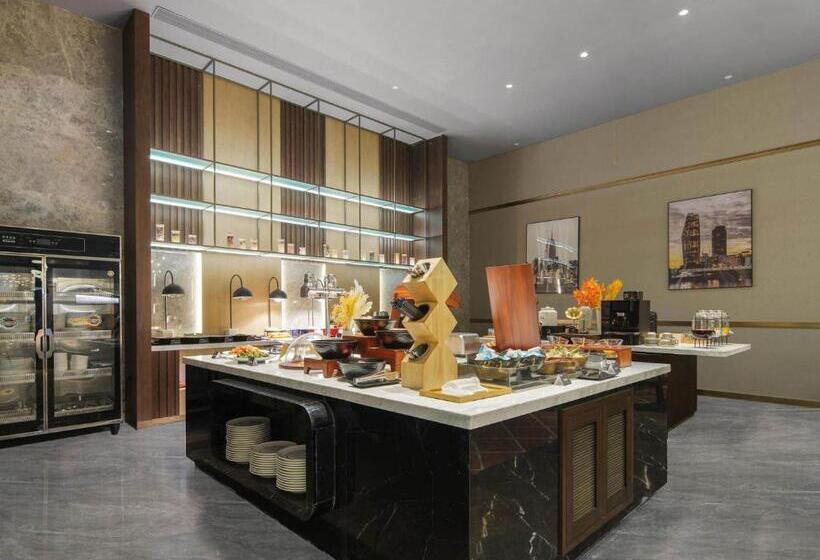 호텔 Park Inn By Radisson Nanchong Yilong Star City Plaza