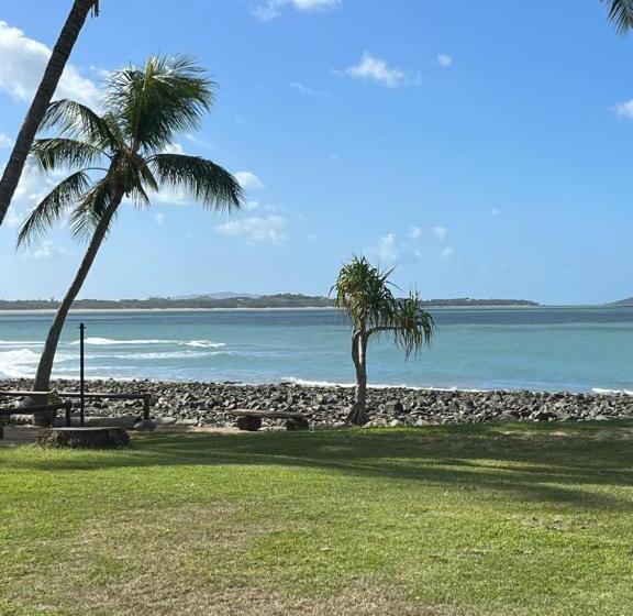 Indulge Beachfront At Dolphin Heads Resort   Lousha Bach