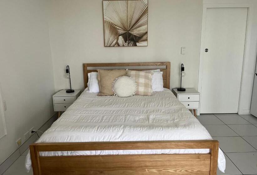 Indulge Beachfront At Dolphin Heads Resort   Lousha Bach