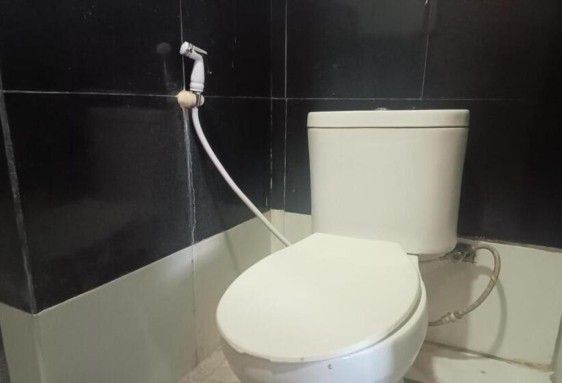 Oyo 93485 Hotel Kenzie Sentani