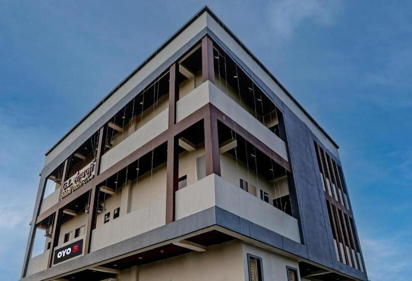 Oyo Hotel G L
