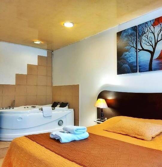 پانسیون Hostal Murgeon Boutique