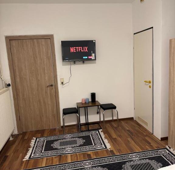 ペンション Privat Zimmer Eronn Vei̇tsch