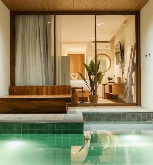 Tasana Bar And Luxury Resort