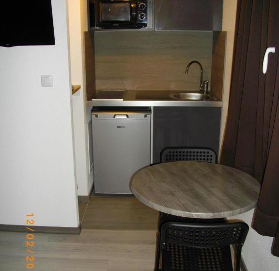 Appart Hotel Residella House Room & Kitchen Avignon Le Pontet