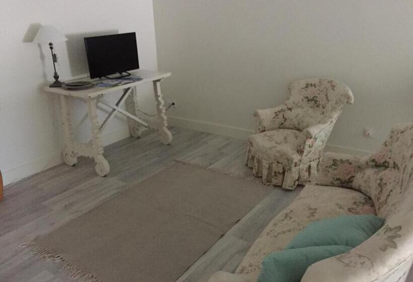 مبيت وإفطار Domaine En Castanet