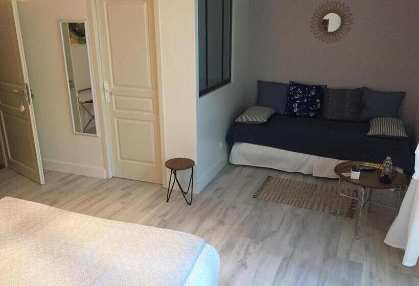 مبيت وإفطار Domaine En Castanet