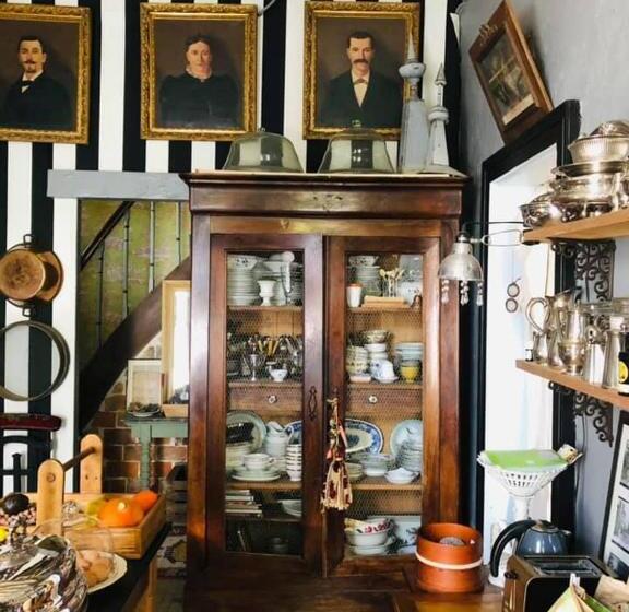 ベッドアンドブレックファースト Maison D'hôtes Les Volets Verts Et Sa Brocante