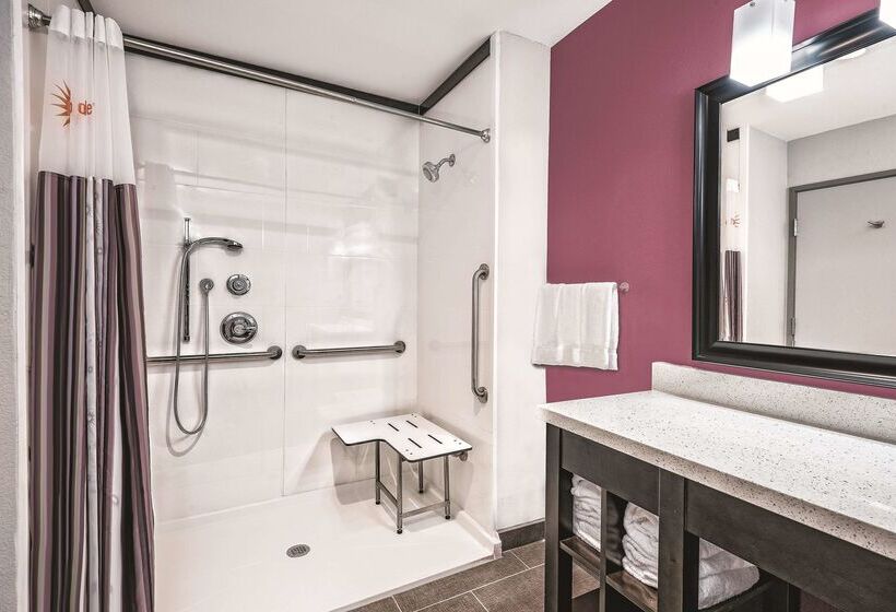 Отель La Quinta By Wyndham Dallas Grand Prairie North