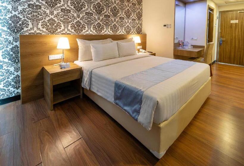 هتل Odua Weston Jambi