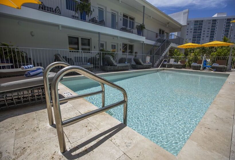 Waterside Hotel And Suites