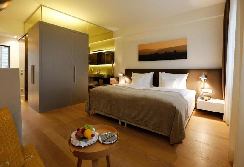 ホテル Weinhaus Henninger