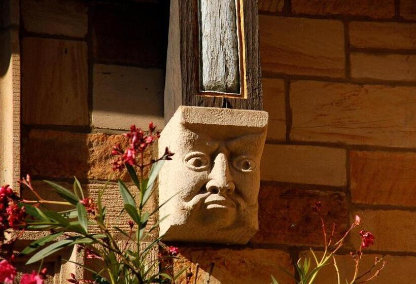 ホテル Weinkastell Zum Weissen Ross