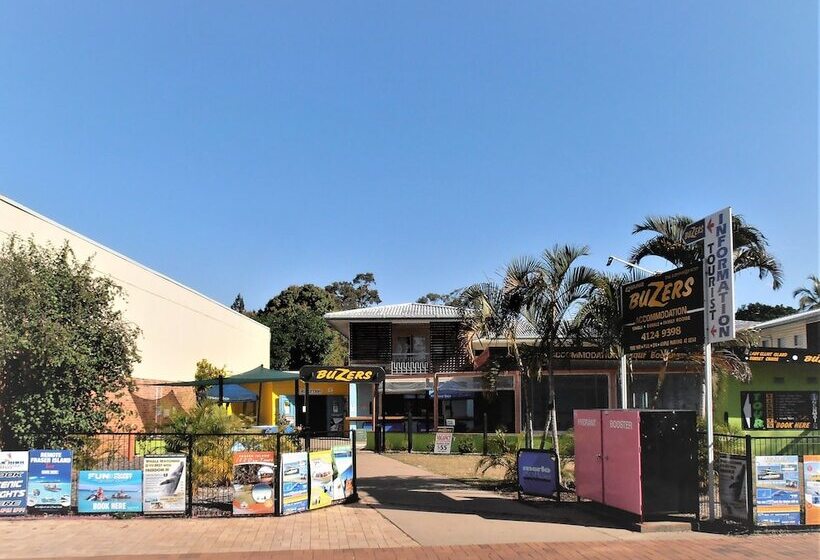 فندق على الطريق Buzers