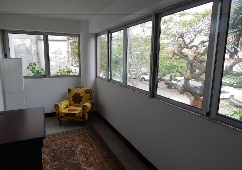 بنسيون Jacaranda Guesthouse