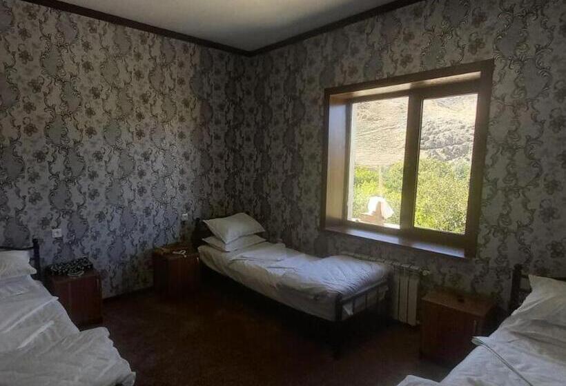 فندق صغير Uhum Guesthouse Nuratau Mountain
