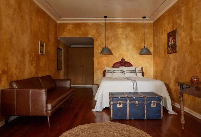 Eltham Hotel Nsw