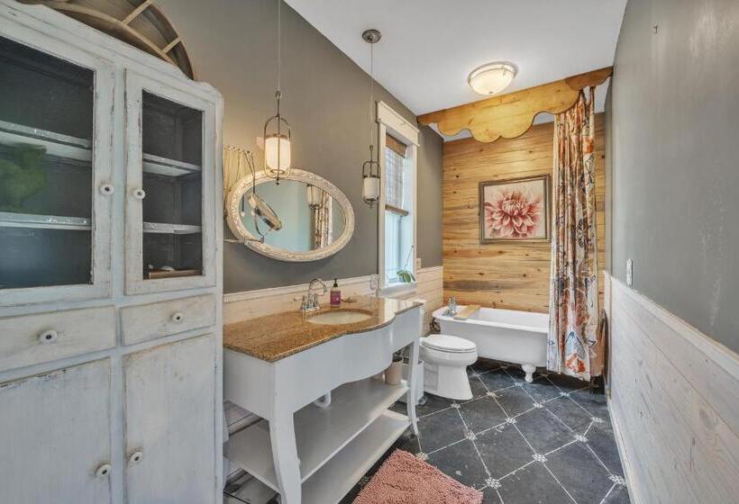 Отель Country Solitude Close To The Beach Farmhouse