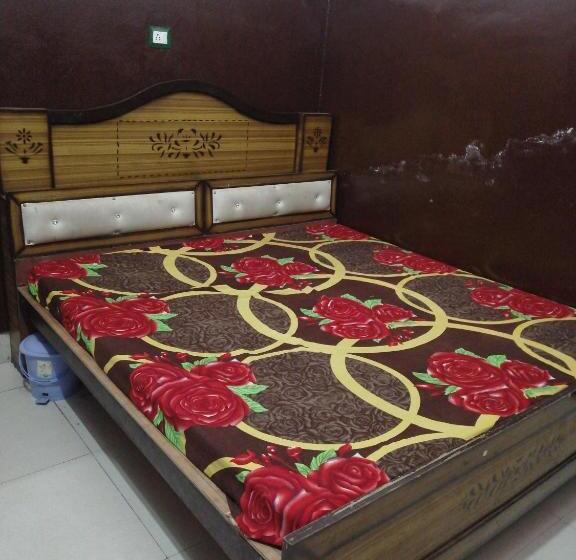 酒店 Oyo Harjender Guest Houses & Family Restaurant