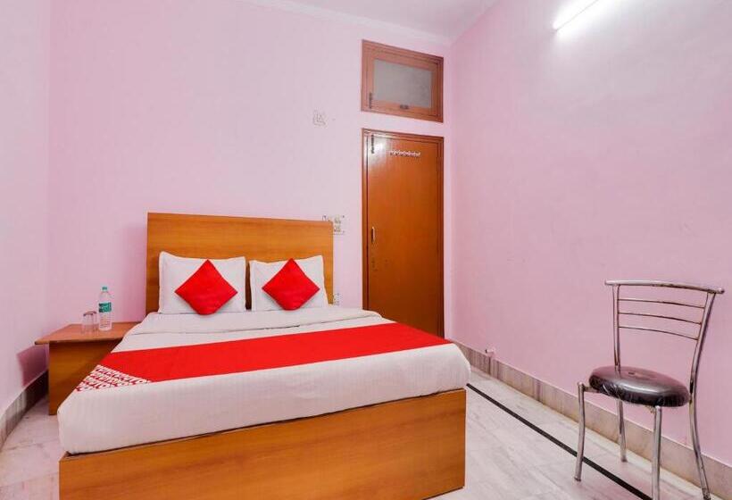 בית מלון כפרי Yug Residency