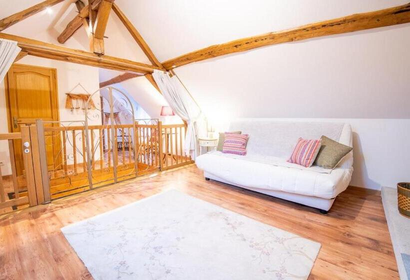 Пансион Country House Les Romarins   14 Pers