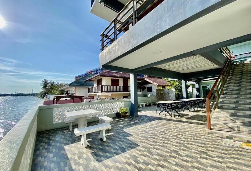 Phala Shore Resort