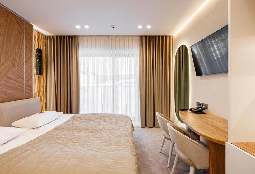 Tavel Hotel & Spa