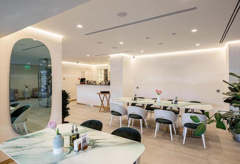 Tavel Hotel & Spa