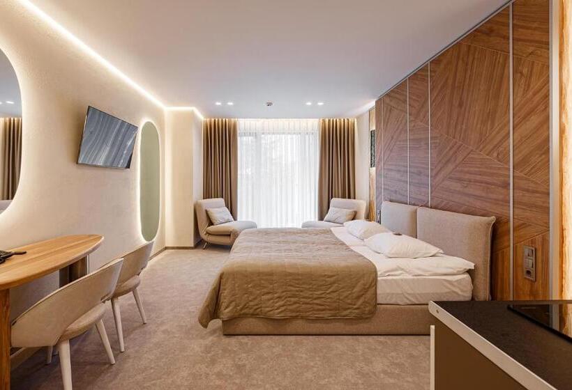 Tavel Hotel & Spa