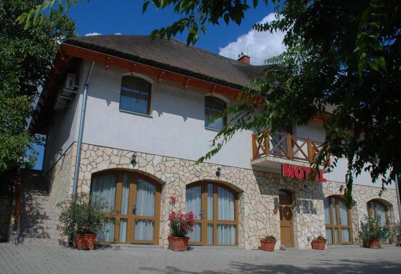 Tekergő Motel és étterem