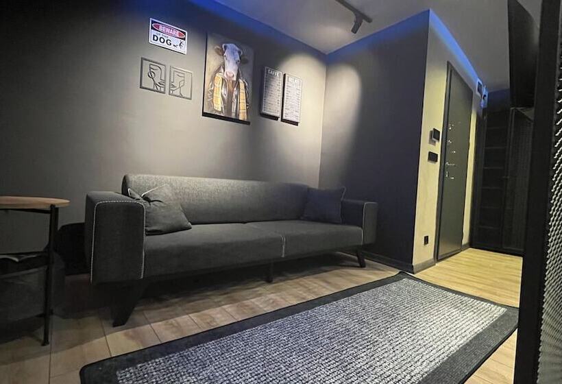 여관 Thalia Suites