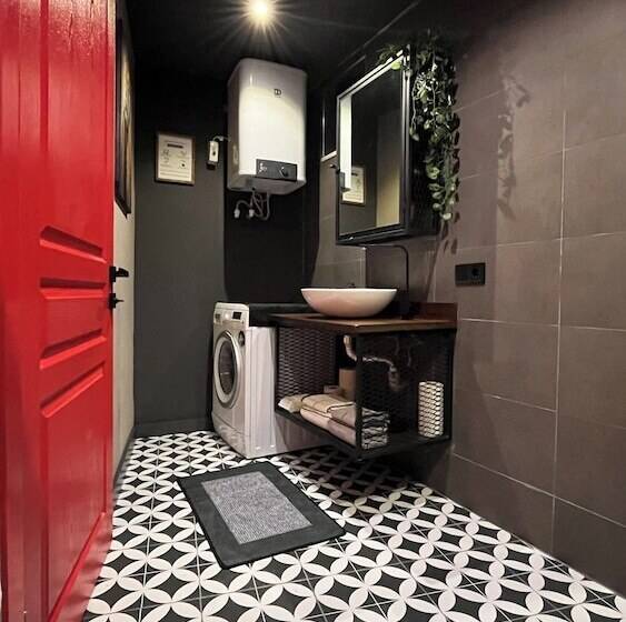 여관 Thalia Suites
