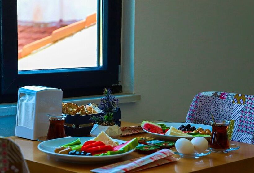 تختخواب و صبحانه İmroz Adali S Butik Otel