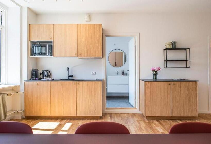 The Lakes Apartments By Daniel&jacob S