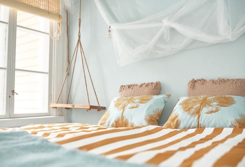 펜션 Naissaaren Villa Valo