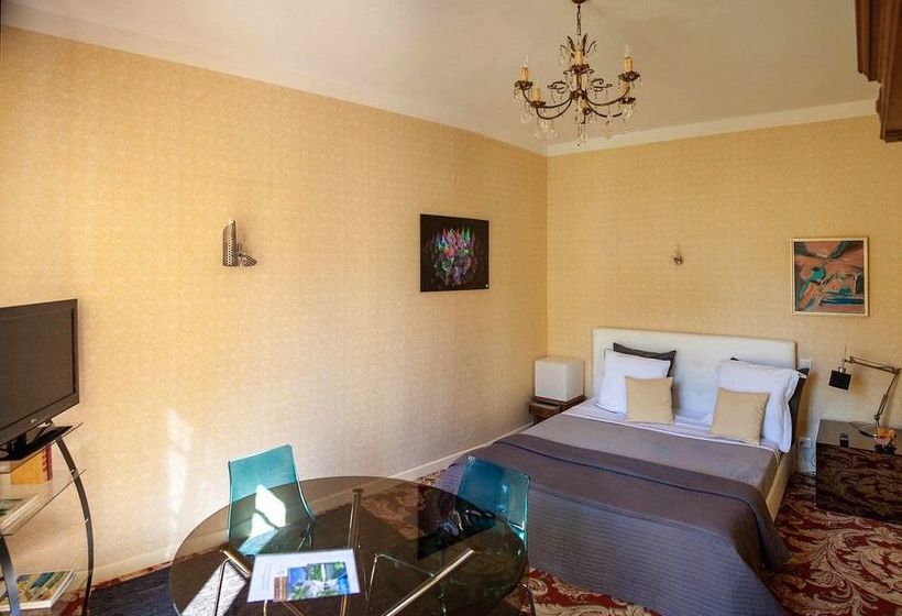 住宿加早餐  Ermitage De Peyreleau