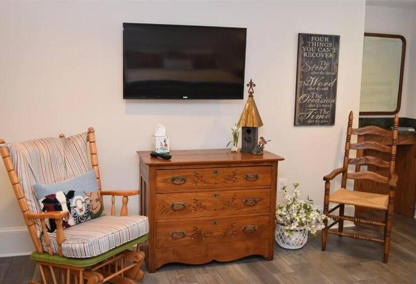 住宿加早餐  Inn At Evergreen