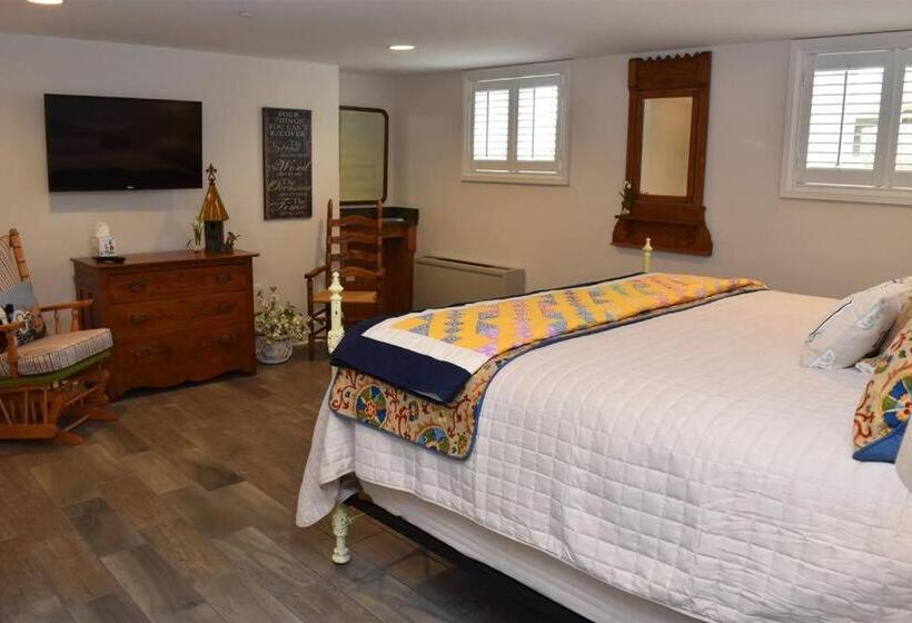 住宿加早餐  Inn At Evergreen