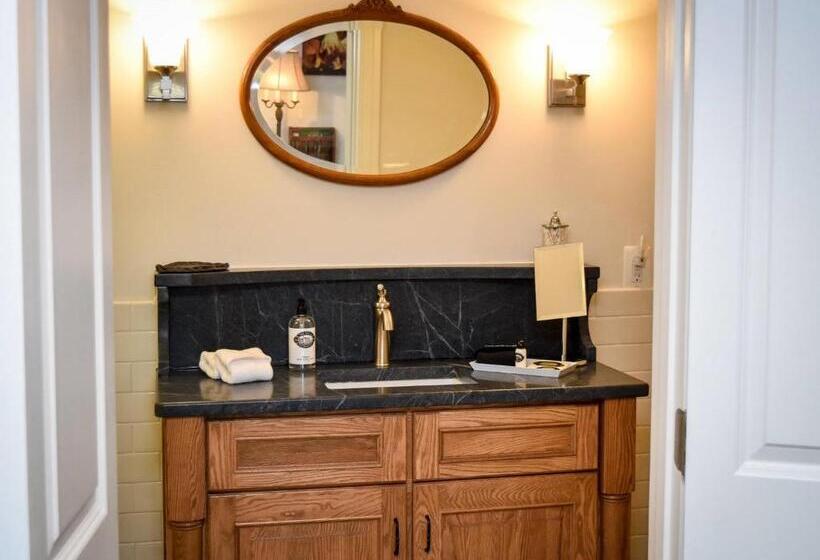 住宿加早餐  Inn At Evergreen