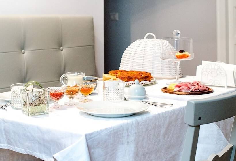 تختخواب و صبحانه La Piazzetta Rooms & Apartments