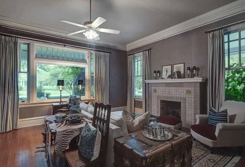 住宿加早餐  The English Merchant's Inn