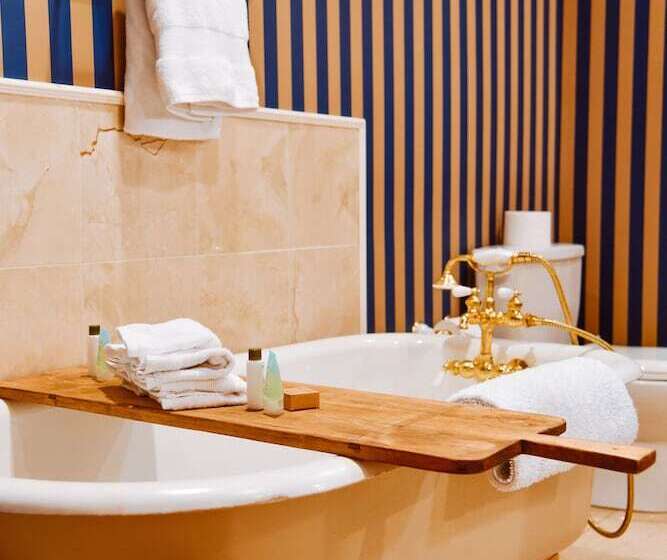 住宿加早餐  The English Merchant's Inn