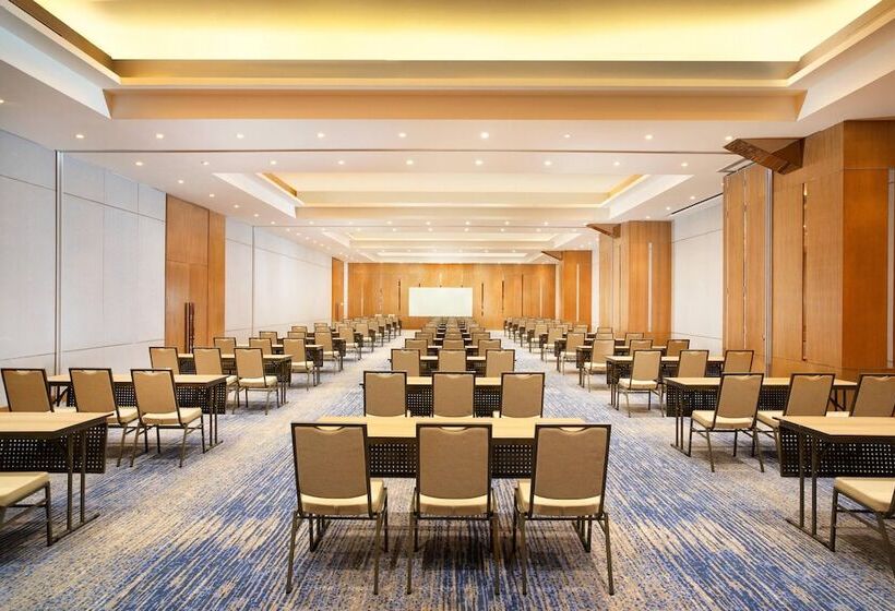 ホテル Four Points By Sheraton Surabaya, Tunjungan Plaza